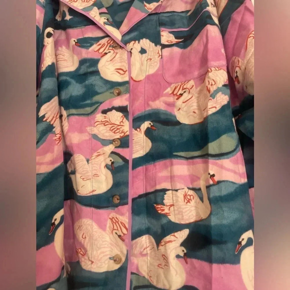 NWOT Olivia Wendel for Anthropologie Swan Flannel Sleep Top - Picture 14 of 14